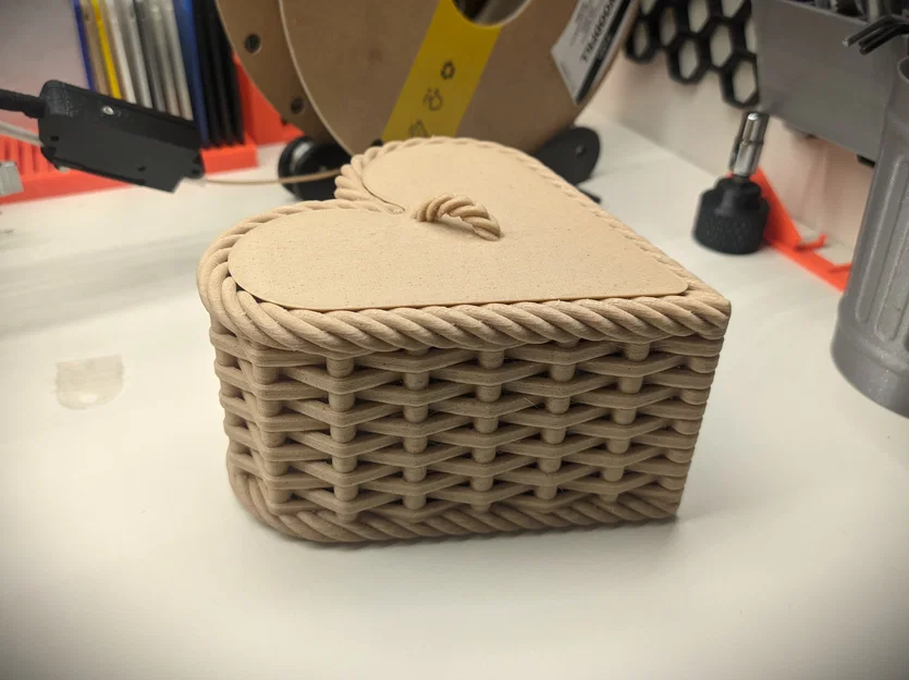 Nắp cho hộp trái tim đan (Lid for Woven Heart Container) - Image 1