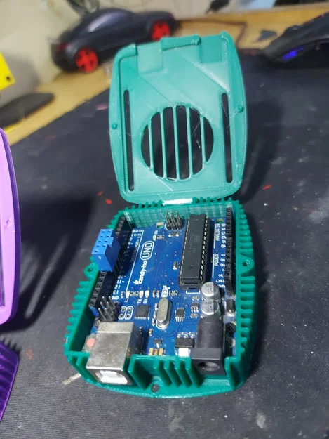 Hộp bảo vệ Arduino UNO R3 có nắp gập tản nhiệt tiện lợi - Image 1