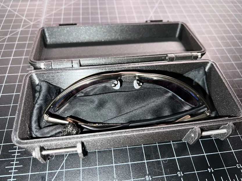 Hộp đựng kính 3D siêu bền, phong cách cứng cáp - Sunglass Box - Image 1