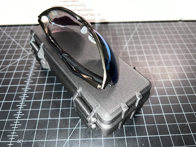 Hộp đựng kính 3D siêu bền, phong cách cứng cáp - Sunglass Box - Image 5