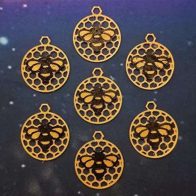 Bông tai Ong Tổ Lục Giác (Honeycomb Bee Earrings)