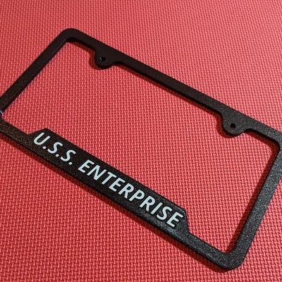 Khung biển số xe phong cách U.S.S. Enterprise in 3D độc đáo