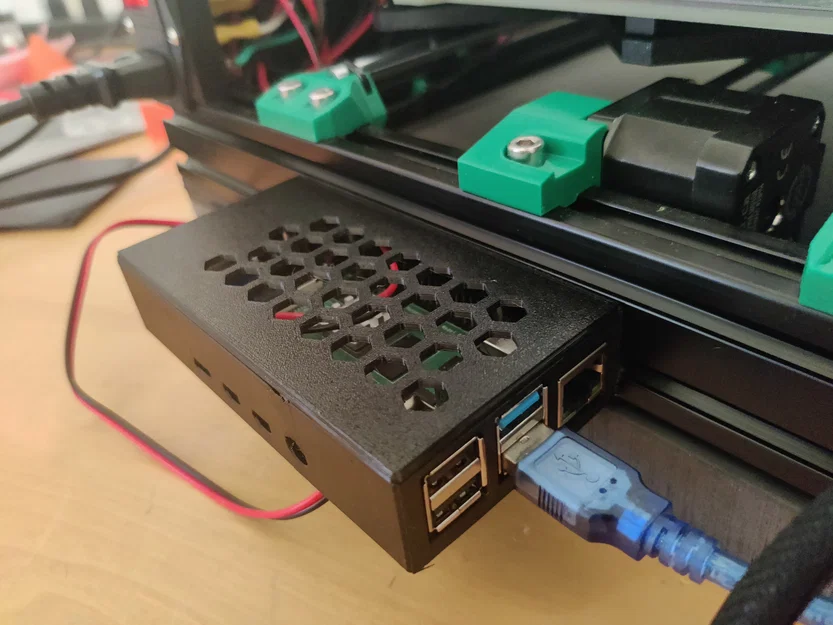 Case Raspberry Pi 4 gắn extrusion 2020, tích hợp LM2596 - Image 1