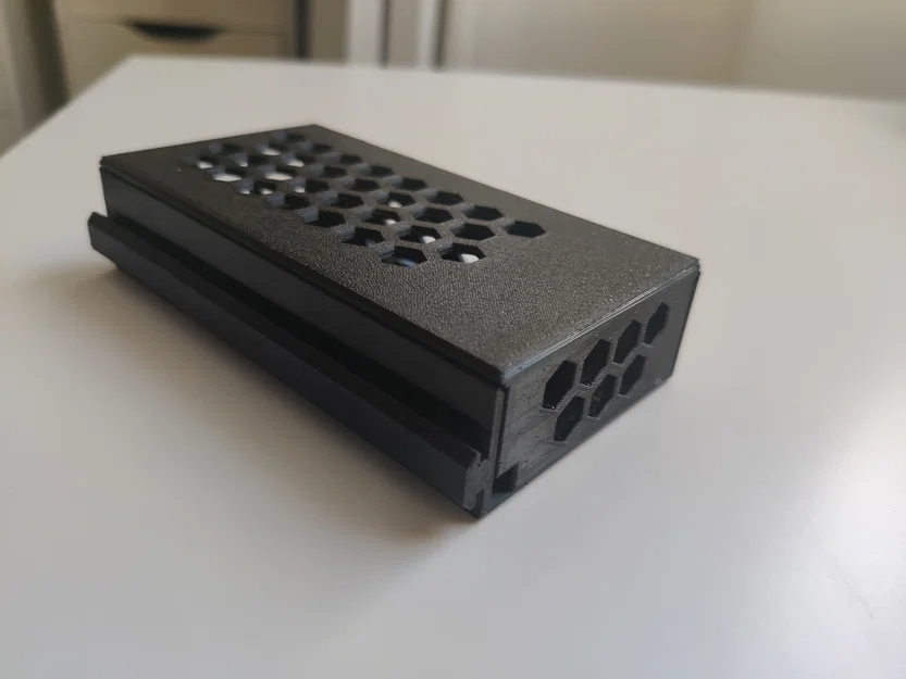 Case Raspberry Pi 4 gắn extrusion 2020, tích hợp LM2596 - Image 3