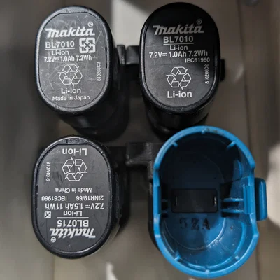 Giá treo máy khoan Makita DF010D và pin BL7010 in 3D tiện dụng