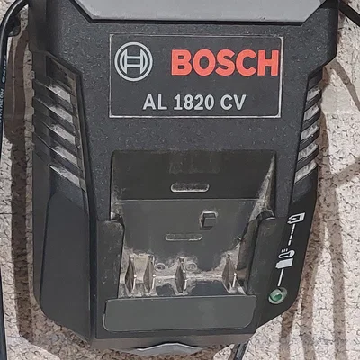Giá treo tường tối ưu cho bộ sạc pin Bosch AL 1820 CV