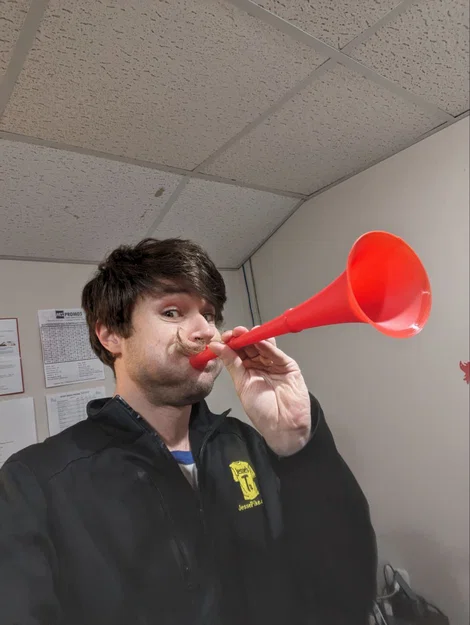 Kèn Vuvuzela mini: Phụ kiện cổ vũ bóng đá in 3D cực nhanh và dễ - Image 2