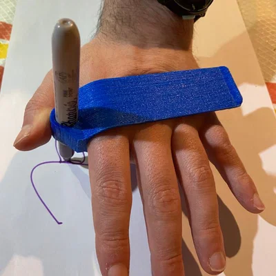 Inclusive Sharpie - Kẹp bút cho người giảm khả năng vận động tay