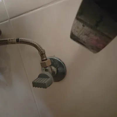 Tay vặn thay thế cho van khóa nước lavabo (LLAVE ESCUADRA)