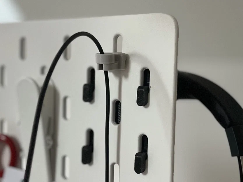 Skadis Cable Guide / Holder (Dẫn/Hold Dây Cáp Cho Bảng Skadis) - Image 1