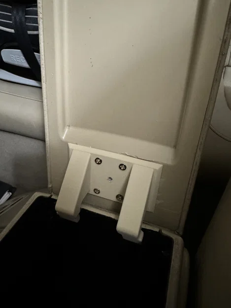 Sửa bản lề nắp armrest center console cho VW (Armrest Cover Hinge Repair for VW) - Image 1