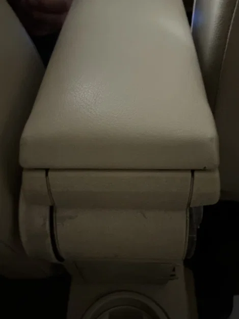 Sửa bản lề nắp armrest center console cho VW (Armrest Cover Hinge Repair for VW) - Image 6