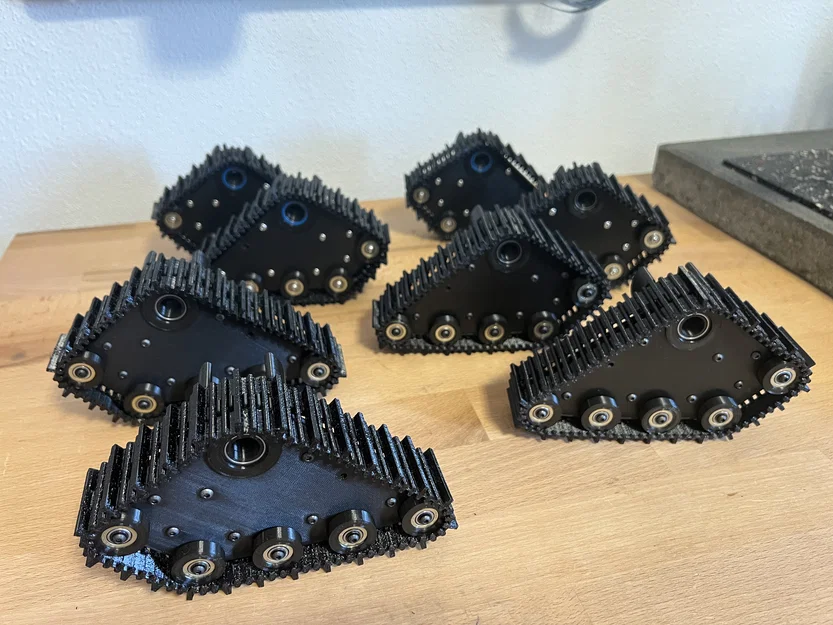 Traxxas TRX4 Chain Drive/Track Drive (All-Terrain Traxx) in 3D - Image 1