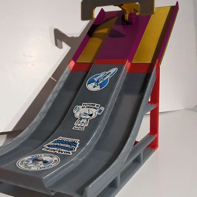 Ramp Hot Wheels và Cổng Xuất Phát Nhả Nhanh