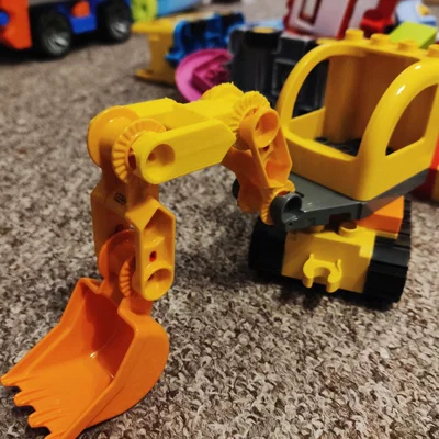 Lego Duplo excavator: gầu, tay cần, plate và cabin