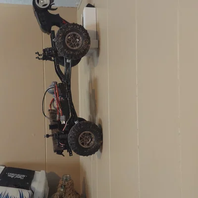Giá treo tường xe RC & tay điều khiển (RC Car/Controller Wall Mount)