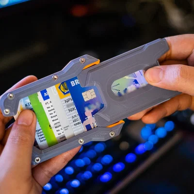 Tough Credit Card Holder – Kẹp/Hộp Đựng Thẻ Cứng Cáp