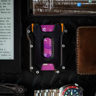Tough Credit Card Holder – Kẹp/Hộp Đựng Thẻ Cứng Cáp
