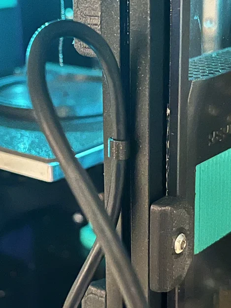 Kẹp dây cho thanh MakerBeamXL 1515 (extrusion cable clip) - Image 1