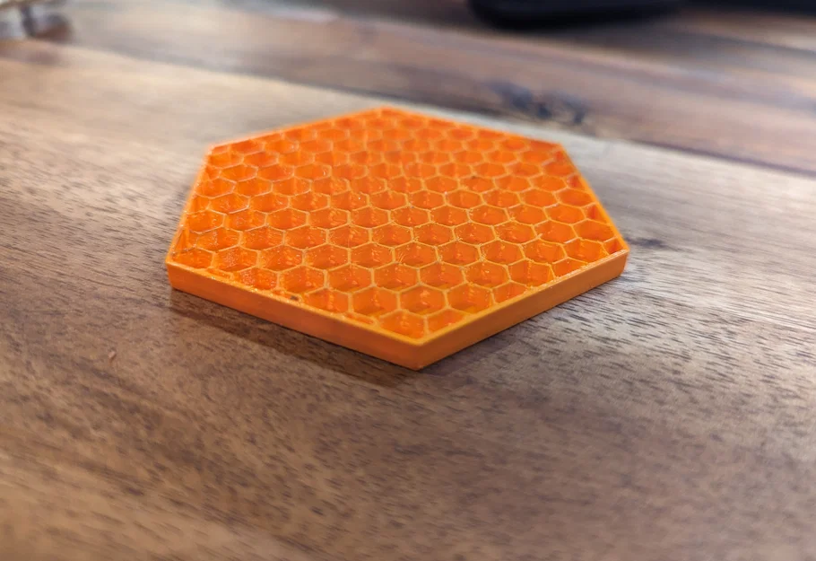 Miếng lót ly họa tiết tổ ong bằng in 3D đẹp mắt và tiện dụng - Image 1