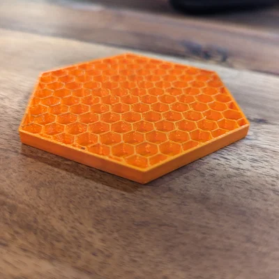 Miếng lót ly họa tiết tổ ong bằng in 3D đẹp mắt và tiện dụng