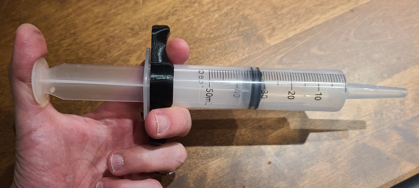 Tay Cầm Bơm Tiêm 60ml (60ml Syringe Grip) - Image 1