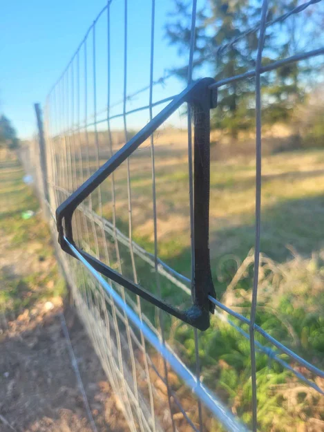 Cách điện hàng rào điện (Electric Fence Insulator) - Image 1