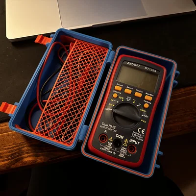 Hộp Multimeter Bền Bỉ Kèm Insert (AstroAI DT132A)