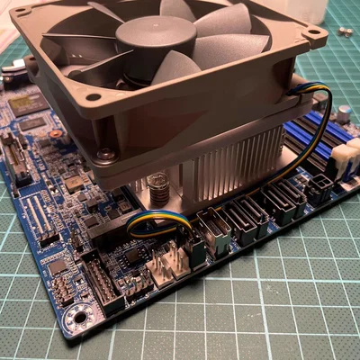 Ngàm gắn quạt 92mm cho Gigabyte MJ11-EC1