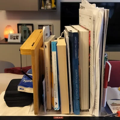 Kệ đỡ sách (Book Holder) lắp khớp – thành đục lỗ tiện dụng