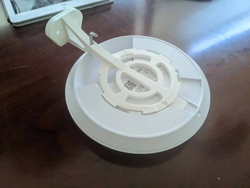 Giá treo tường ngang cho Unifi U6 Lite (Unifi U6 Lite Horizontal Wall Mount) - Image 1