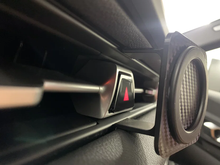 Ngàm gắn điện thoại Magsafe cho Toyota GR Supra MKV (Dash Mount) - Image 3