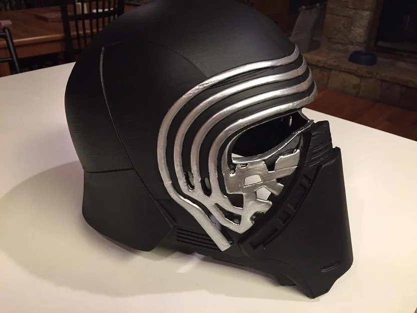 Mô hình mũ bảo hiểm Kylo Ren - Chia 8 phần cho máy in 3D cỡ nhỏ - Image 1