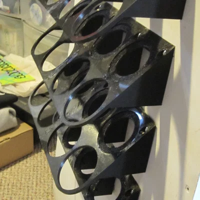 Giá treo lon sơn xịt (Spray Paint Can Holder)