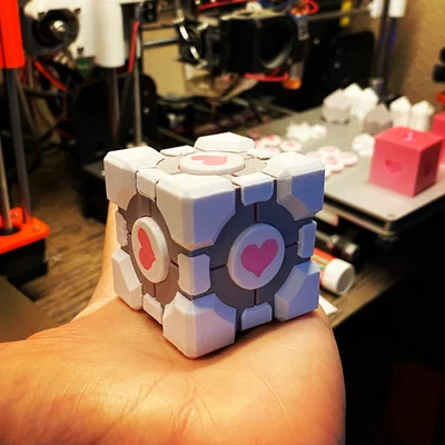 Khối Weighted Companion Cube (Portal 1)