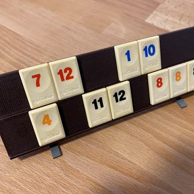 Chân Rummikub (Rummikub Leg / Rummikubbeine)