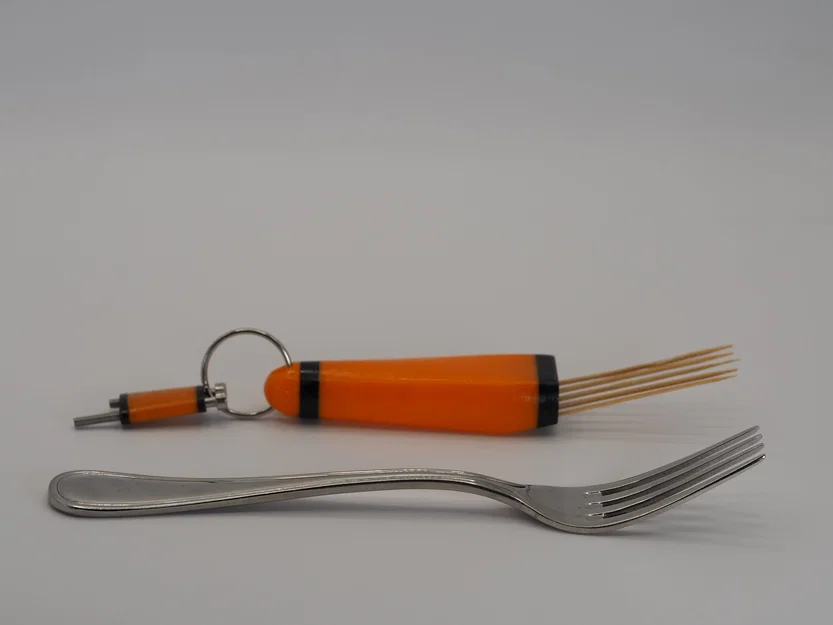 Ready Fork – Hộp đựng tăm biến hình thành nĩa móc khóa - Image 4