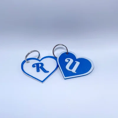 Móc khóa trái tim kèm chữ cái (Heart Keychain with Letter)