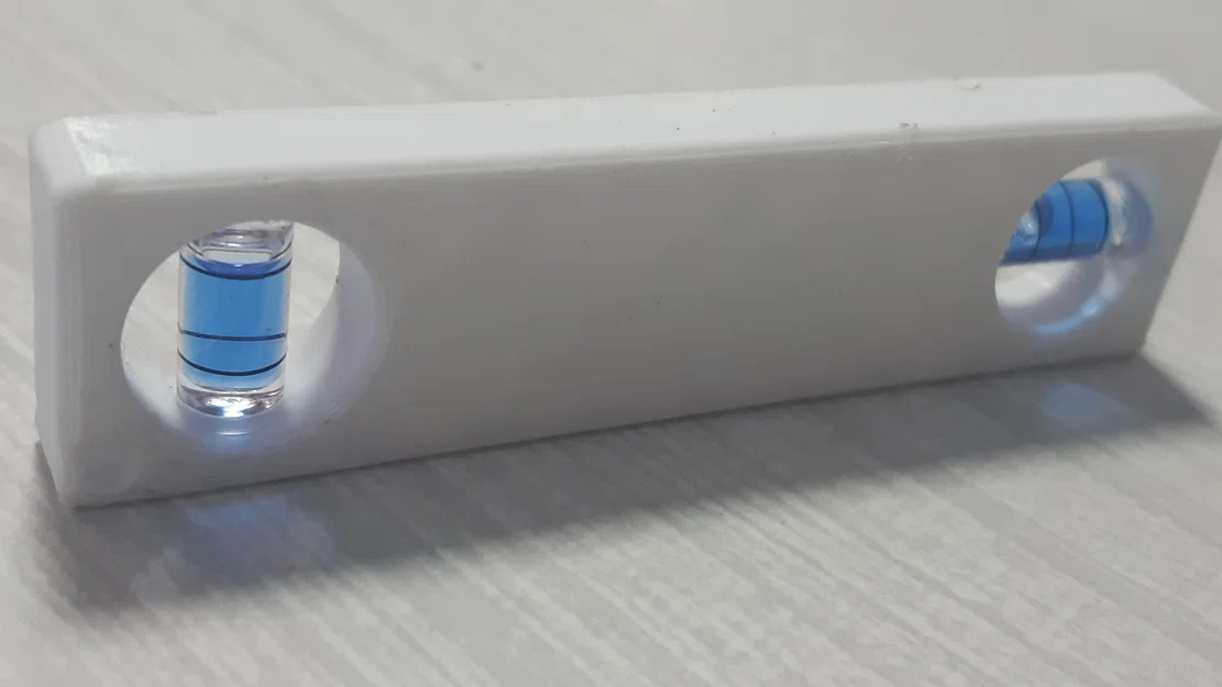 Móc khóa thước thủy mini tận dụng linh kiện Ubiquiti Unifi - Image 1