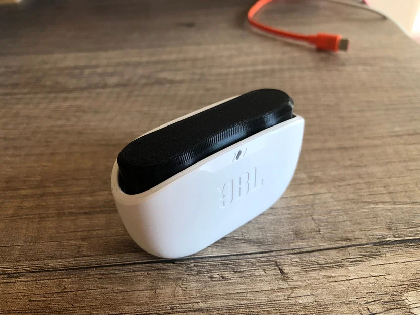 Nắp đậy bảo vệ cho hộp sạc tai nghe JBL Wave Buds - Image 1