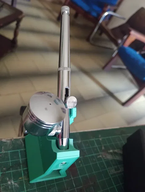 Giá đỡ súng phun sơn (Airbrush) để bàn in 3D tiện lợi - Image 1