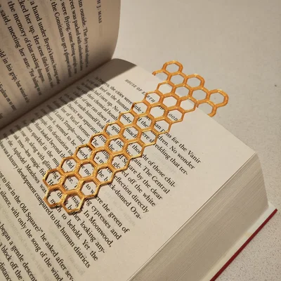 Mẫu kẹp sách họa tiết tổ ong (Honeycomb Bookmark) in 3D đẹp mắt