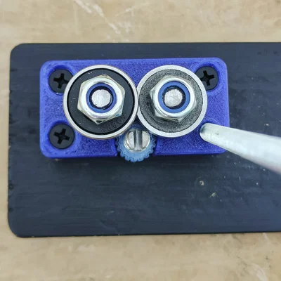 Bộ dụng cụ cắt chai nhựa thông minh từ in 3D (Bottle Cutter)