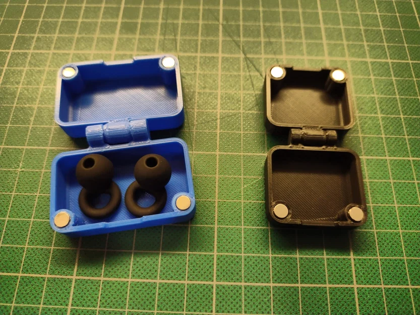Hộp đựng nút tai (Ear Plug Case) có vòng treo (Loops) - Image 1