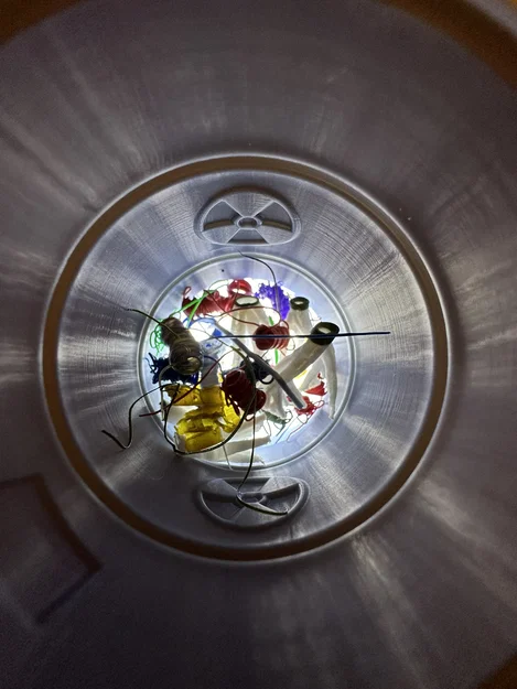 Thùng Phuy Rác Thải Hạt Nhân (Nuclear Waste Barrel) - Image 2