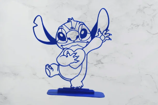 Mô hình trang trí 2D hình Stitch ôm tim in 3D độc đáo - Image 1