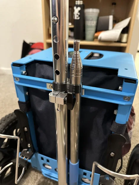Giá treo gậy lấy đĩa (Retriever Rod) cho xe kéo Zuca Compact Cart - Image 1