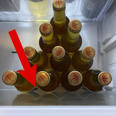 Giá đỡ chai/lon (Beer?) cho tủ lạnh