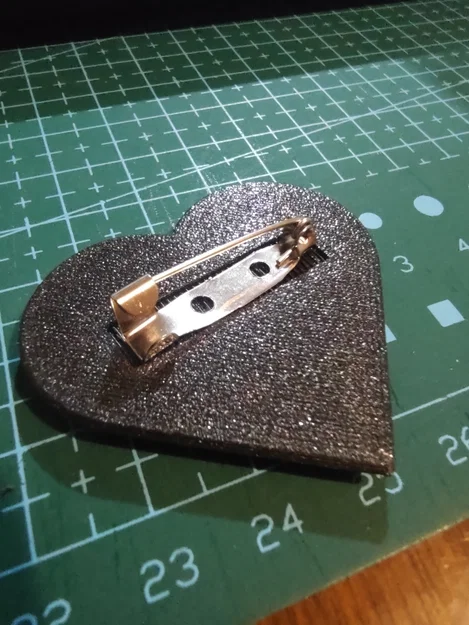 Ghim Cài Emoji Heart Pins - Image 7
