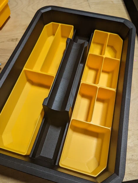 Khay ngăn lồng nhau Toughbuilt Stacktech (Tray Nesting Bins) - Image 2